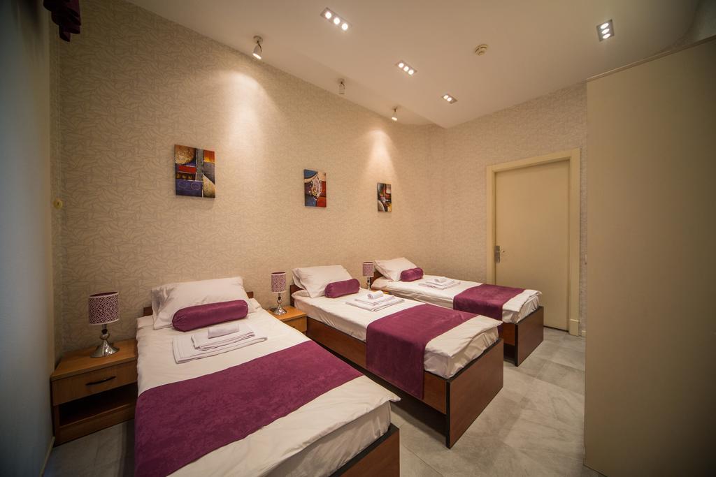 Hostel Inn Hotel&Hostel Баку Экстерьер фото