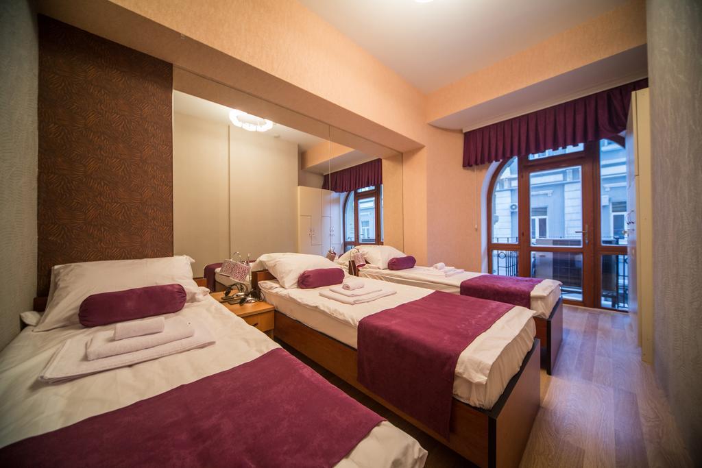 Hostel Inn Hotel&Hostel Баку Экстерьер фото