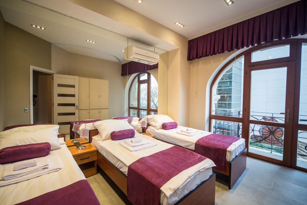 Hostel Inn Hotel&Hostel Баку Экстерьер фото