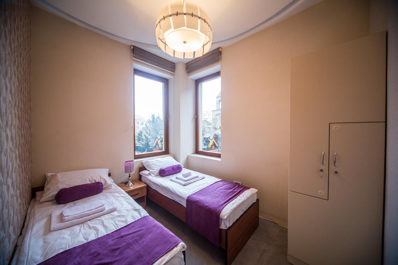 Hostel Inn Hotel&Hostel Баку Экстерьер фото