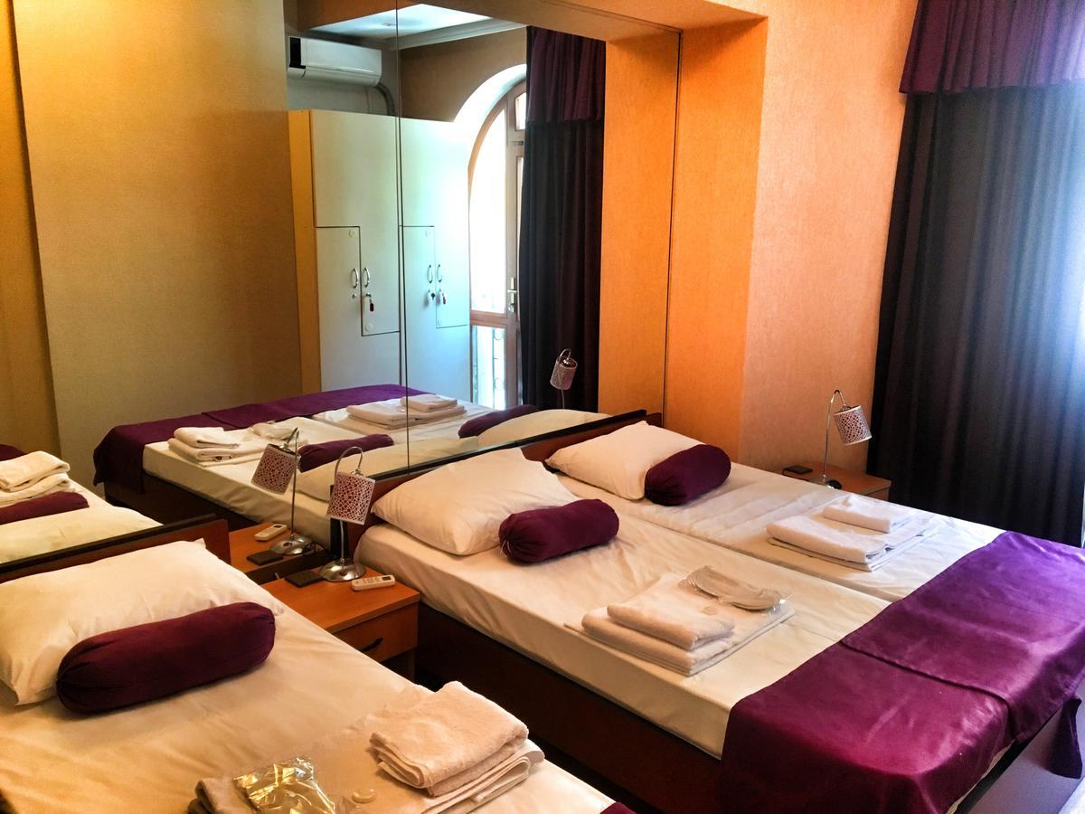 Hostel Inn Hotel&Hostel Баку Экстерьер фото