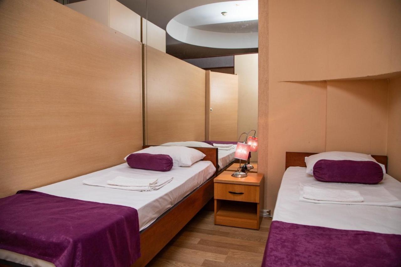 Hostel Inn Hotel&Hostel Баку Экстерьер фото